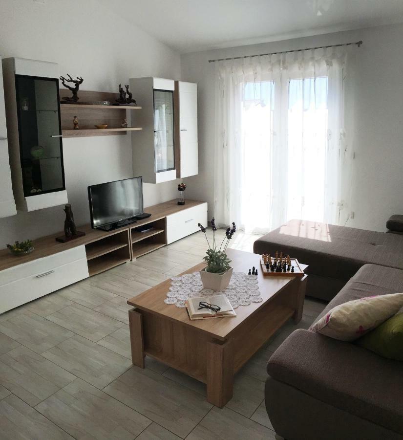 Apartment Marica Posedarje Exterior photo